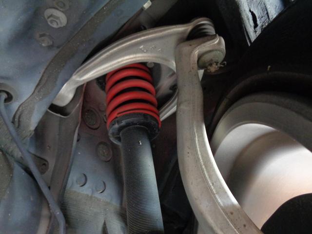 ＲＳ−Ｒ車高調装着車です。