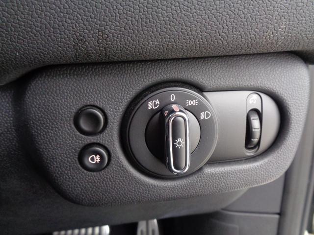 ＭＩＮＩ ジョンクーパーワークス　クラブマン　サンルーフ　インテリジェントセーフティ　ＡＣＣ　ＬＥＤライト　純正ナビ　ＢＴ接続　バックカメラ　ＥＴＣ　ドラレコ　スポーツモード　パドルシフト　アイドリングストップ　シートヒーター　純正１９ＡＷ（21枚目）