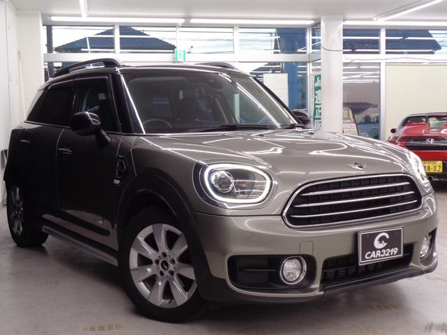 ＭＩＮＩ クーパーＤ　クロスオーバー　オール４　インテリジェントセーフティ　ＡＣＣ　ルーフレール　ＬＥＤライト　純正ナビ　ＢＴ接続　バックカメラ　ＥＴＣ　ドラレコ　パワーバックドア　シートヒーター　アイドリングストップ　オートライト　純正１７ＡＷ（8枚目）