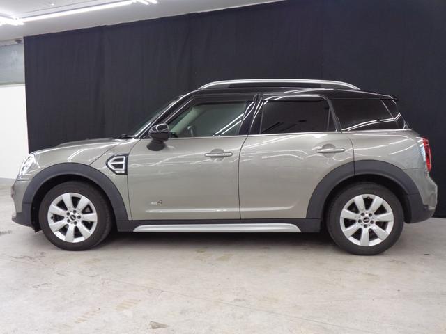 ＭＩＮＩ クーパーＤ　クロスオーバー　オール４　インテリジェントセーフティ　ＡＣＣ　ルーフレール　ＬＥＤライト　純正ナビ　ＢＴ接続　バックカメラ　ＥＴＣ　ドラレコ　パワーバックドア　シートヒーター　アイドリングストップ　オートライト　純正１７ＡＷ（11枚目）