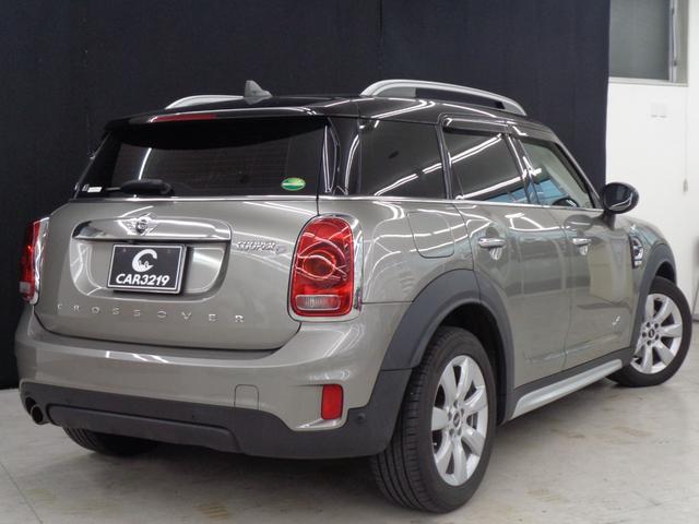 ＭＩＮＩ クーパーＤ　クロスオーバー　オール４　インテリジェントセーフティ　ＡＣＣ　ルーフレール　ＬＥＤライト　純正ナビ　ＢＴ接続　バックカメラ　ＥＴＣ　ドラレコ　パワーバックドア　シートヒーター　アイドリングストップ　オートライト　純正１７ＡＷ（12枚目）