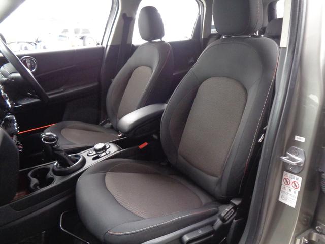 ＭＩＮＩ クーパーＤ　クロスオーバー　オール４　インテリジェントセーフティ　ＡＣＣ　ルーフレール　ＬＥＤライト　純正ナビ　ＢＴ接続　バックカメラ　ＥＴＣ　ドラレコ　パワーバックドア　シートヒーター　アイドリングストップ　オートライト　純正１７ＡＷ（29枚目）