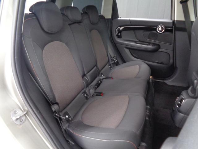 ＭＩＮＩ クーパーＤ　クロスオーバー　オール４　インテリジェントセーフティ　ＡＣＣ　ルーフレール　ＬＥＤライト　純正ナビ　ＢＴ接続　バックカメラ　ＥＴＣ　ドラレコ　パワーバックドア　シートヒーター　アイドリングストップ　オートライト　純正１７ＡＷ（30枚目）