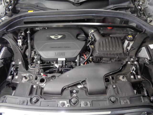 ＭＩＮＩ クーパーＤ　クロスオーバー　オール４　インテリジェントセーフティ　ＡＣＣ　ルーフレール　ＬＥＤライト　純正ナビ　ＢＴ接続　バックカメラ　ＥＴＣ　ドラレコ　パワーバックドア　シートヒーター　アイドリングストップ　オートライト　純正１７ＡＷ（32枚目）