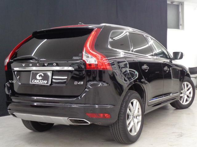 ＸＣ６０ Ｄ４　クラシック　サンルーフ　ブラインドスポット　ＡＣＣ　衝突警告　レーンキープ　純正ナビ　地デジ　ＢＴ接続　バックカメラ　サイドカメラ　ＥＴＣ　ドラレコ　シートヒーター　パワーシート　パワーバックドア　純正１８ＡＷ（12枚目）