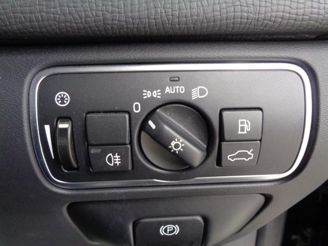 ＸＣ６０ Ｄ４　クラシック　サンルーフ　ブラインドスポット　ＡＣＣ　衝突警告　レーンキープ　純正ナビ　地デジ　ＢＴ接続　バックカメラ　サイドカメラ　ＥＴＣ　ドラレコ　シートヒーター　パワーシート　パワーバックドア　純正１８ＡＷ（22枚目）