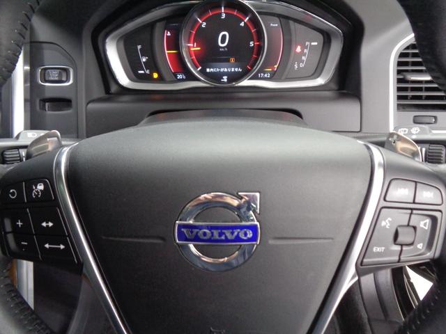 ＸＣ６０ Ｄ４　クラシック　サンルーフ　ブラインドスポット　ＡＣＣ　衝突警告　レーンキープ　純正ナビ　地デジ　ＢＴ接続　バックカメラ　サイドカメラ　ＥＴＣ　ドラレコ　シートヒーター　パワーシート　パワーバックドア　純正１８ＡＷ（30枚目）