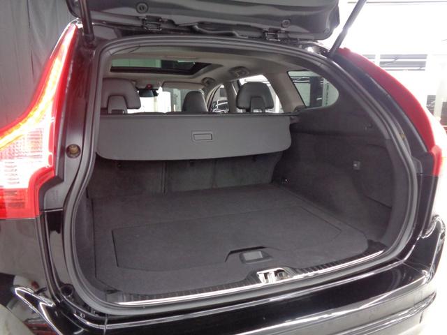 ＸＣ６０ Ｄ４　クラシック　サンルーフ　ブラインドスポット　ＡＣＣ　衝突警告　レーンキープ　純正ナビ　地デジ　ＢＴ接続　バックカメラ　サイドカメラ　ＥＴＣ　ドラレコ　シートヒーター　パワーシート　パワーバックドア　純正１８ＡＷ（38枚目）