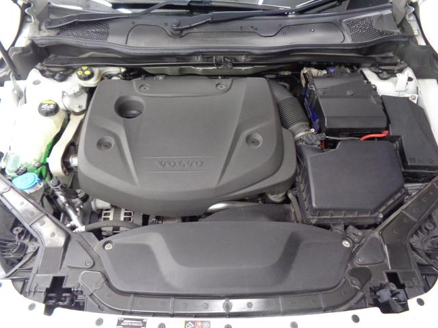 Ｖ４０ Ｄ４　モメンタム　ＡＣＣ　車線逸脱　衝突軽減　ブラインドスポット　ＬＥＤライト　オートハイビーム　純正ナビ　ＢＴ接続　ＥＴＣ　ドラレコ　バックカメラ　パドルシフト　アイドリングストップ　パワーシート　純正１７ＡＷ（32枚目）