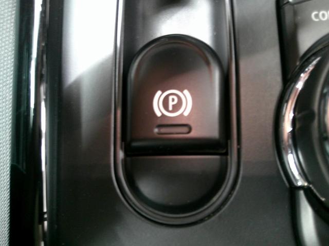 MINI クーパーD クラブマン ワンオーナー ぺッパーパッケージ インテリジェントセーフティ ドライバーアシスト レーダークルコン LEDヘッドライト 純正ナビ(10枚目)