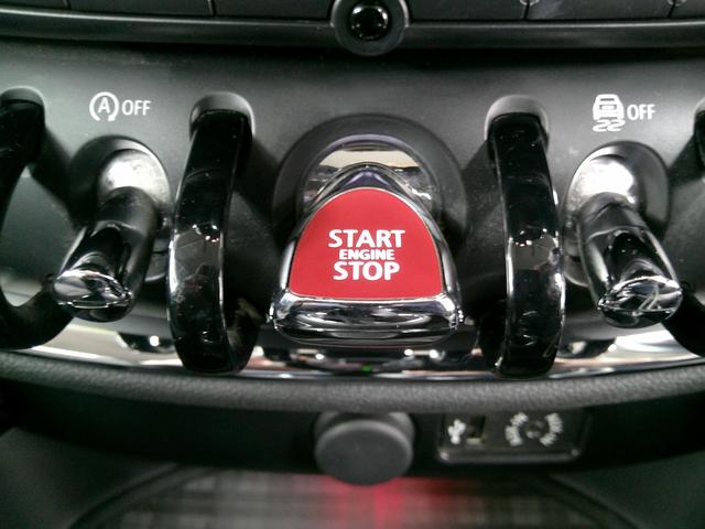 MINI クーパーD クラブマン ワンオーナー ぺッパーパッケージ インテリジェントセーフティ ドライバーアシスト レーダークルコン LEDヘッドライト 純正ナビ(11枚目)