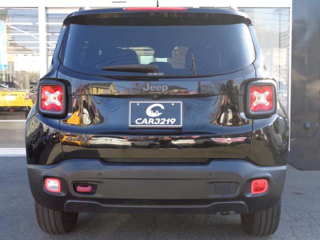 ジープ・レネゲード トレイルホーク ルーフレール 車線逸脱警告 ブラインドスポット クルコン 純正ディスプレイ BT接続 バックカメラ ETC オートライト HID ステアリングスイッチ 4WDモード切替 フォグランプ 純正17AW(7枚目)