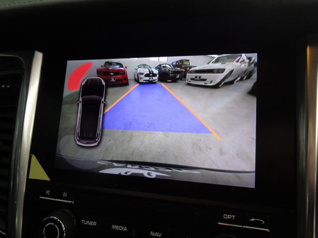 バックカメラ装着車です。