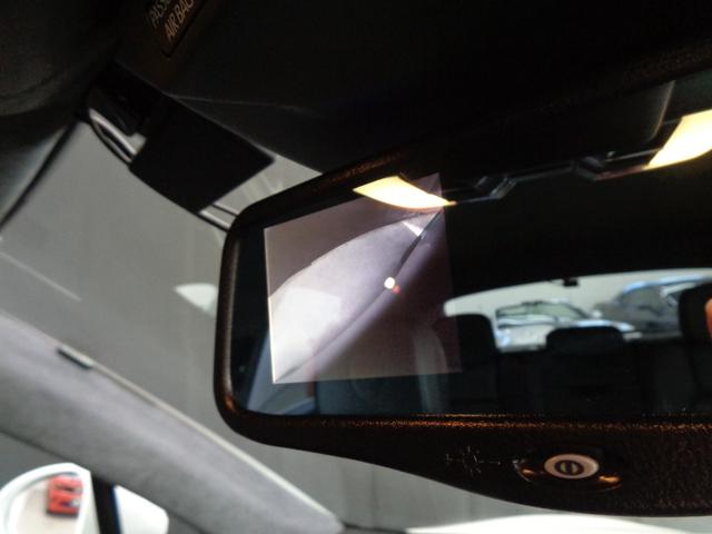 サイドカメラ装着車です。