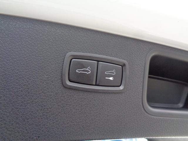 パワーバックドア装着車です。