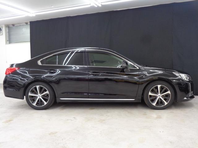 レガシィＢ４ リミテッド　アイサイトｖｅｒ３　ＡＣＣ　レーンキープ　純正ナビ　地デジ　ＢＴ接続　バックカメラ　ＥＴＣ　ブラックレザー　パワーシート　シートヒーター　ＬＥＤライト　アイドリングストップ　純正１８ＡＷ　フォグランプ（10枚目）