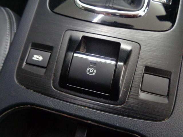 レガシィＢ４ リミテッド　アイサイトｖｅｒ３　ＡＣＣ　レーンキープ　純正ナビ　地デジ　ＢＴ接続　バックカメラ　ＥＴＣ　ブラックレザー　パワーシート　シートヒーター　ＬＥＤライト　アイドリングストップ　純正１８ＡＷ　フォグランプ（15枚目）