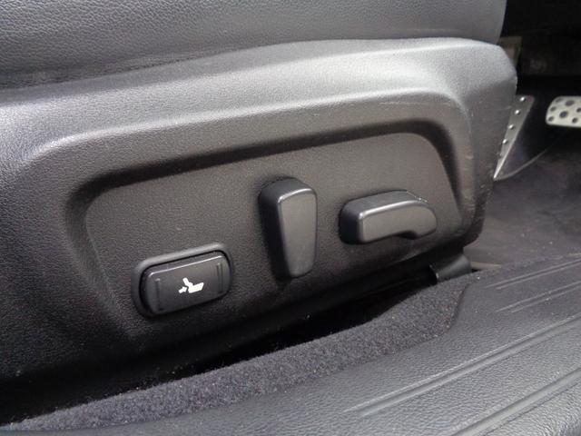 レガシィＢ４ リミテッド　アイサイトｖｅｒ３　ＡＣＣ　レーンキープ　純正ナビ　地デジ　ＢＴ接続　バックカメラ　ＥＴＣ　ブラックレザー　パワーシート　シートヒーター　ＬＥＤライト　アイドリングストップ　純正１８ＡＷ　フォグランプ（29枚目）