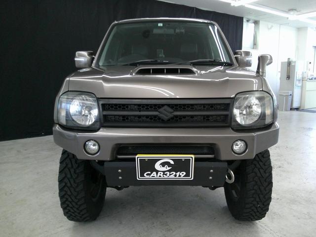 ジムニー クロスアドベンチャー　リフトアップカスタムカー　社外エアロ　社外アルミ　マッドタイヤ　ステッドプレート　ステップガード　社外マフラー　社外テール　シートヒーター　ディスプレイオーディオ　ドラレコ（2枚目）