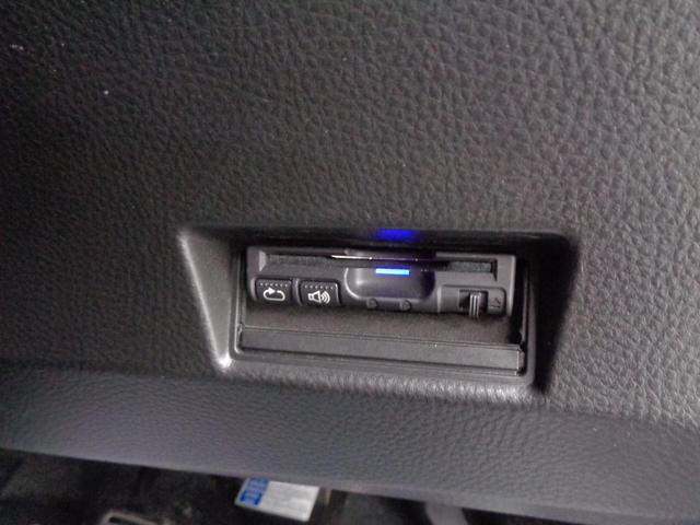 スイフトスポーツ ベースグレード　純正６速　ＨＩＤ　ケンウッドナビ　地デジ　バックカメラ　ＢＴ接続　ＥＴＣ　オートエアコン　プッシュスタート　スマートキー　クルコン　フォグランプ　革調シートカバー　純正１７ＡＷ（20枚目）