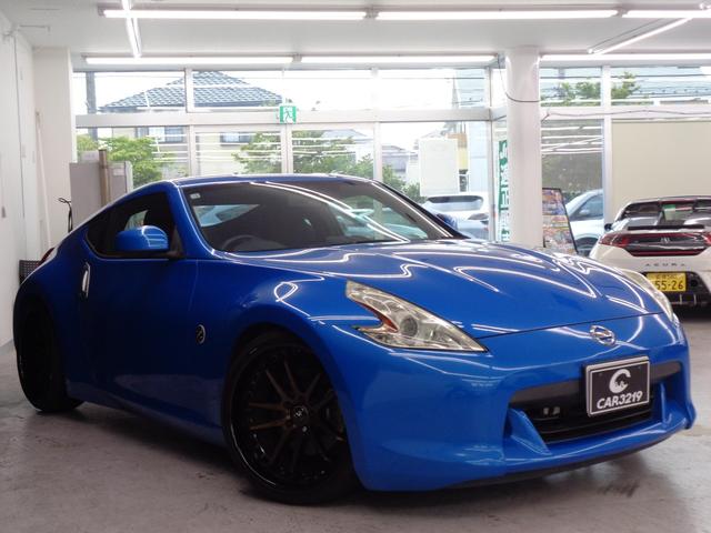 フェアレディZ ベースグレード ローダウン 純正6速 VERZ20AW 純正ナビ 地デジ BT接続 ETC バックカメラ M/S HIDライト オートエアコン スマートキー プッシュスタート ルマンブルー MOMOステア(8枚目)