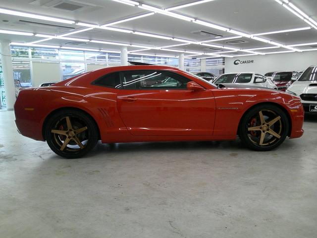 シボレーカマロ ＳＳ　ＲＳ　ディーラー車　Ｖ８　サンルーフ　社外マフラー　社外アルミ　車高調　ブレンボキャリパー　黒革シート　シートヒーター　パワーシート　ドラレコ　ボストンプレミアムサウンド　クルコン　ＥＴＣ（23枚目）