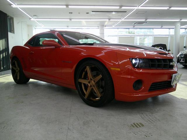 シボレーカマロ ＳＳ　ＲＳ　ディーラー車　Ｖ８　サンルーフ　社外マフラー　社外アルミ　車高調　ブレンボキャリパー　黒革シート　シートヒーター　パワーシート　ドラレコ　ボストンプレミアムサウンド　クルコン　ＥＴＣ（25枚目）