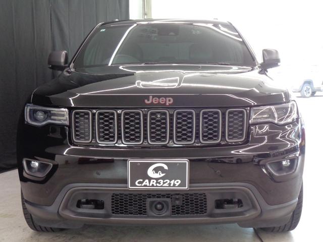 ジープ・グランドチェロキー トレイルホーク　１オーナー　ＡＣＣ　レーンキープ　ＢＳＭ　純正ナビ　地デジ　ＢＴ接続　バックカメラ　サイド＆フロントカメラ　後席モニター　シートヒーター＆ベンチレーション　エアサス　モード切替　パワーシート（6枚目）