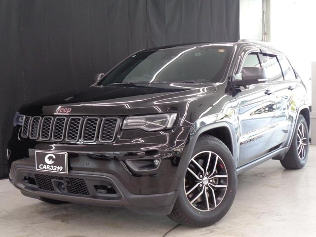 ジープ・グランドチェロキー トレイルホーク　１オーナー　ＡＣＣ　レーンキープ　ＢＳＭ　純正ナビ　地デジ　ＢＴ接続　バックカメラ　サイド＆フロントカメラ　後席モニター　シートヒーター＆ベンチレーション　エアサス　モード切替　パワーシート（9枚目）