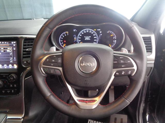 ジープ・グランドチェロキー トレイルホーク　１オーナー　ＡＣＣ　レーンキープ　ＢＳＭ　純正ナビ　地デジ　ＢＴ接続　バックカメラ　サイド＆フロントカメラ　後席モニター　シートヒーター＆ベンチレーション　エアサス　モード切替　パワーシート（28枚目）