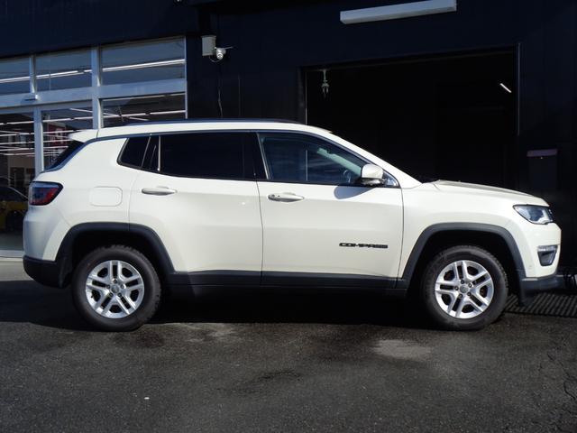 ジープ・コンパス リミテッド　アイドリングストップ　ＡＣＣ　レーンキープ　ブラインドスポット　パワーバックドア　純正ナビ　地デジ　ＢＴ接続　バックカメラ　ＥＴＣ　パークアシスト　４ＷＤ切替　シートヒーター　純正１６ＡＷ（10枚目）