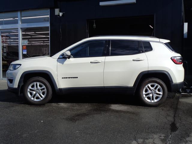 ジープ・コンパス リミテッド　アイドリングストップ　ＡＣＣ　レーンキープ　ブラインドスポット　パワーバックドア　純正ナビ　地デジ　ＢＴ接続　バックカメラ　ＥＴＣ　パークアシスト　４ＷＤ切替　シートヒーター　純正１６ＡＷ（11枚目）