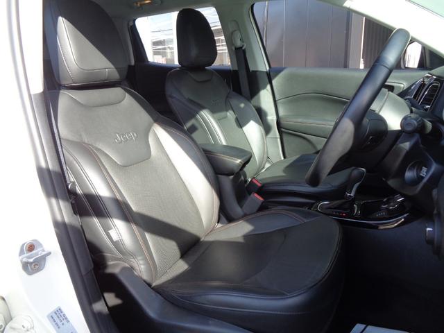 ジープ・コンパス リミテッド　アイドリングストップ　ＡＣＣ　レーンキープ　ブラインドスポット　パワーバックドア　純正ナビ　地デジ　ＢＴ接続　バックカメラ　ＥＴＣ　パークアシスト　４ＷＤ切替　シートヒーター　純正１６ＡＷ（30枚目）