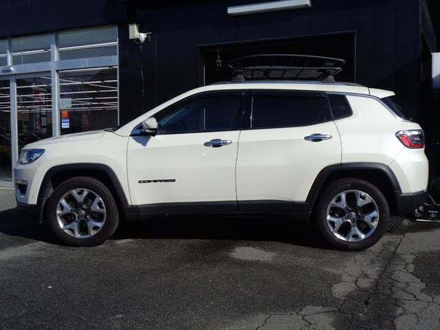 ジープ・コンパス リミテッド　パノラマサンルーフ　ＡＣＣ　レーンキープ　ブラインドスポット　パワーバックドア　純正ナビ　地デジ　ＢＴ接続　バックカメラ　ドラレコ　ＥＴＣ　パークアシスト　４ＷＤ切替　シートヒーター　純正１８ＡＷ（11枚目）