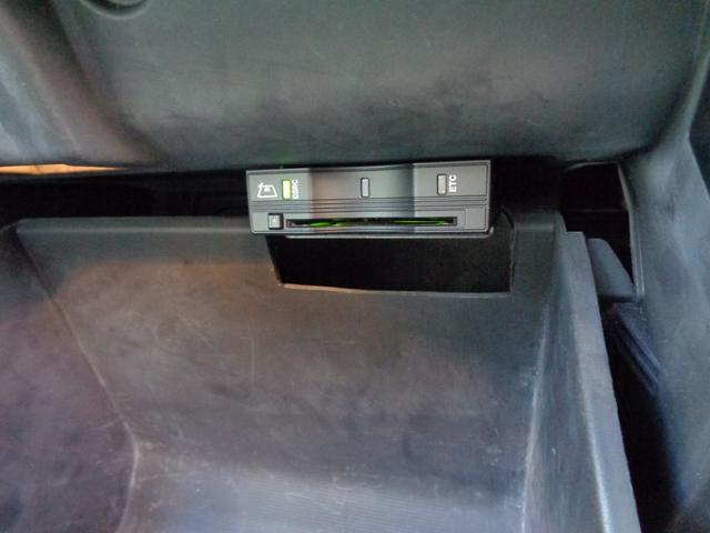 ジープ・コンパス リミテッド　パノラマサンルーフ　ＡＣＣ　レーンキープ　ブラインドスポット　パワーバックドア　純正ナビ　地デジ　ＢＴ接続　バックカメラ　ドラレコ　ＥＴＣ　パークアシスト　４ＷＤ切替　シートヒーター　純正１８ＡＷ（26枚目）