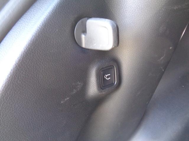 ジープ・コンパス リミテッド　パノラマサンルーフ　ＡＣＣ　レーンキープ　ブラインドスポット　パワーバックドア　純正ナビ　地デジ　ＢＴ接続　バックカメラ　ドラレコ　ＥＴＣ　パークアシスト　４ＷＤ切替　シートヒーター　純正１８ＡＷ（39枚目）