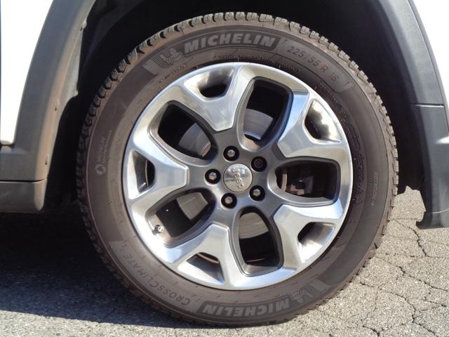 ジープ・コンパス リミテッド　パノラマサンルーフ　ＡＣＣ　レーンキープ　ブラインドスポット　パワーバックドア　純正ナビ　地デジ　ＢＴ接続　バックカメラ　ドラレコ　ＥＴＣ　パークアシスト　４ＷＤ切替　シートヒーター　純正１８ＡＷ（40枚目）