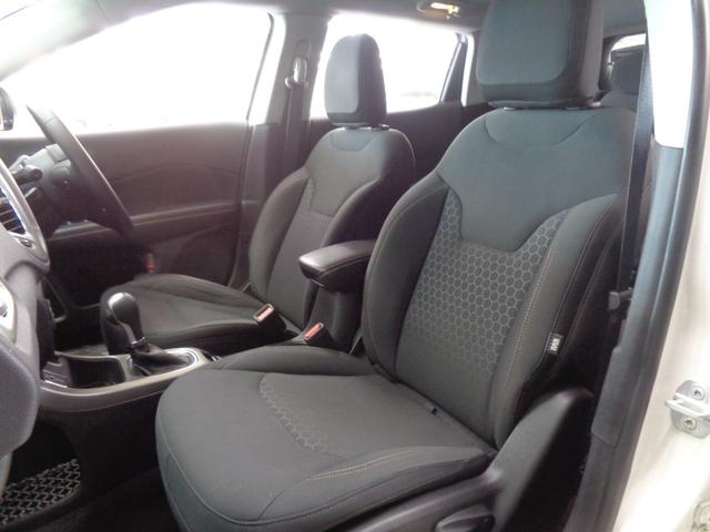 ジープ・コンパス セーフティエディション　衝突軽減ブレーキ　レーンキープ　ブラインドスポット　パークアシスト　ＡＣＣ　純正ナビ　地デジ　ＢＴ接続　バックカメラ　ＥＴＣ　ドラレコ　アイドリングストップ　純正１７ＡＷ（30枚目）