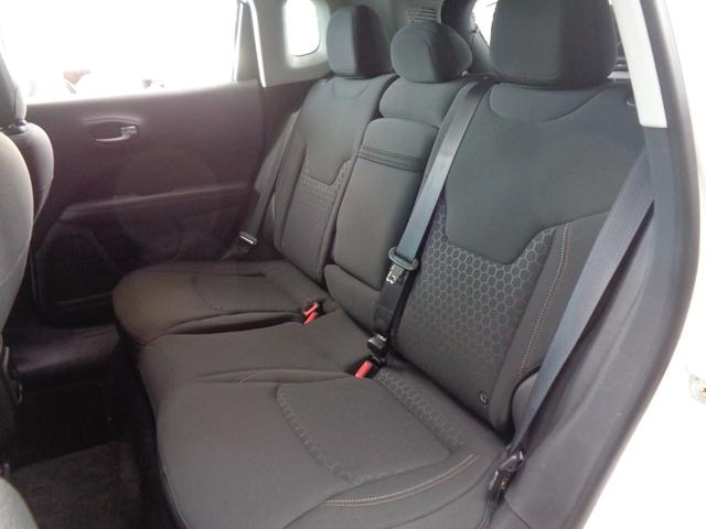 ジープ・コンパス セーフティエディション　衝突軽減ブレーキ　レーンキープ　ブラインドスポット　パークアシスト　ＡＣＣ　純正ナビ　地デジ　ＢＴ接続　バックカメラ　ＥＴＣ　ドラレコ　アイドリングストップ　純正１７ＡＷ（32枚目）