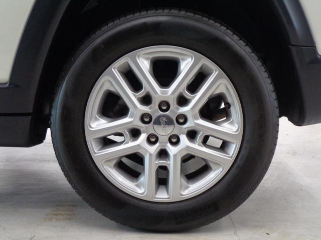 ジープ・コンパス セーフティエディション　衝突軽減ブレーキ　レーンキープ　ブラインドスポット　パークアシスト　ＡＣＣ　純正ナビ　地デジ　ＢＴ接続　バックカメラ　ＥＴＣ　ドラレコ　アイドリングストップ　純正１７ＡＷ（37枚目）