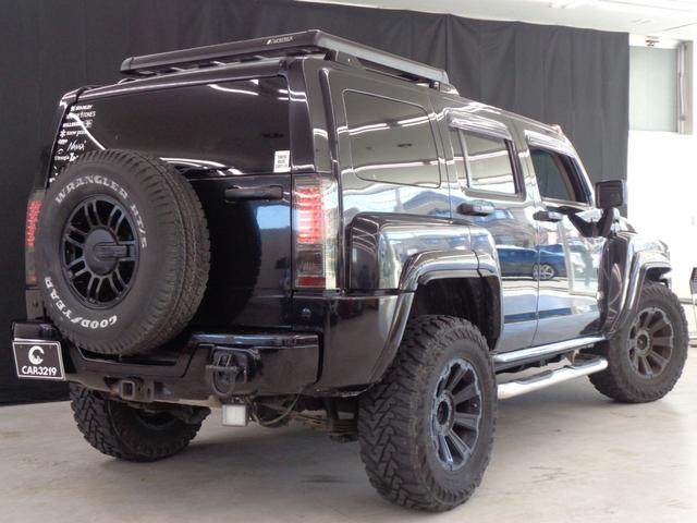 ハマーＨ３ 　三井物産　ウインカー＆テールカスタム　ルーフラック　サンルーフ　黒革　サイドステップ　ケンウッドナビ　地デジ　ＢＴ接続　バックカメラ　ＥＴＣ　パワーシート　社外１７インチ＋マッドタイヤ（12枚目）