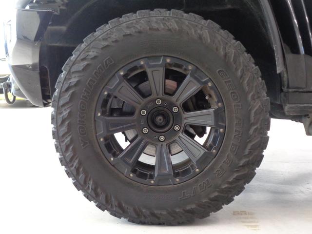 ハマーＨ３ 　三井物産　ウインカー＆テールカスタム　ルーフラック　サンルーフ　黒革　サイドステップ　ケンウッドナビ　地デジ　ＢＴ接続　バックカメラ　ＥＴＣ　パワーシート　社外１７インチ＋マッドタイヤ（32枚目）
