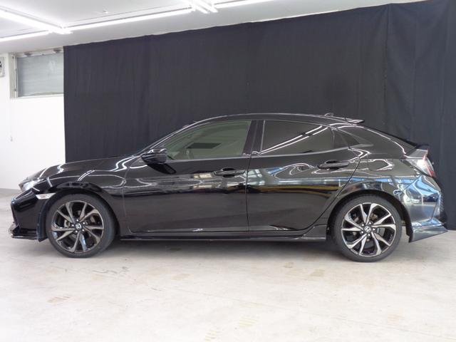 シビック ハッチバック　ホンダセンシング　６速ＭＴ　ホンダセンシング　レーンキープ　ＡＣＣ　純正ナビ　地デジ　ＢＴ接続　バックカメラ　ＥＴＣ　ドラレコ　シートヒーター　プッシュスタート　アイドリングストップ　エアロ　純正１８ＡＷ（11枚目）