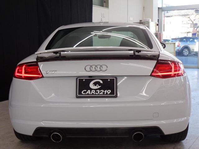 ＴＴクーペ ２．０ＴＦＳＩ　バーチャルコックピット　シーケンシャルウインカー　ＬＥＤライト　純正ナビ　ＢＴ接続　バックカメラ　ＥＴＣ　ドラレコ　格納式スポイラー　アイドリングストップ　オートハイビーム　純正１７ＡＷ（9枚目）