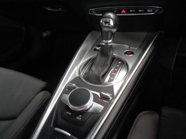ＴＴクーペ ２．０ＴＦＳＩ　バーチャルコックピット　シーケンシャルウインカー　ＬＥＤライト　純正ナビ　ＢＴ接続　バックカメラ　ＥＴＣ　ドラレコ　格納式スポイラー　アイドリングストップ　オートハイビーム　純正１７ＡＷ（16枚目）