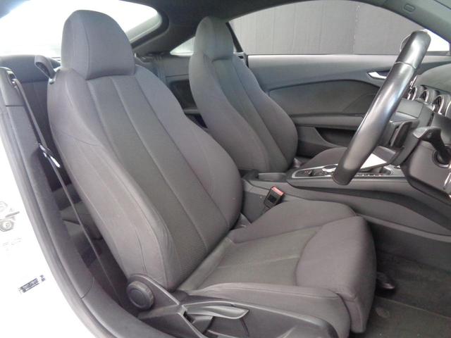 ＴＴクーペ ２．０ＴＦＳＩ　バーチャルコックピット　シーケンシャルウインカー　ＬＥＤライト　純正ナビ　ＢＴ接続　バックカメラ　ＥＴＣ　ドラレコ　格納式スポイラー　アイドリングストップ　オートハイビーム　純正１７ＡＷ（30枚目）