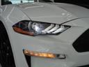 LEDヘッドライト装着車です。