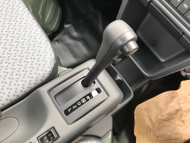 キャリイトラック ＫＣエアコン・パワステ　スズキ　セーフティ　サポート非装着車　３方開　４ＷＤ　４速オートマチック車　パートタイム４ＷＤ　エアコン／パワステ　キーレス　ＡＢＳ　障害物センサー　運転席／助手席エアバッグ　横滑り防止装置（4枚目）