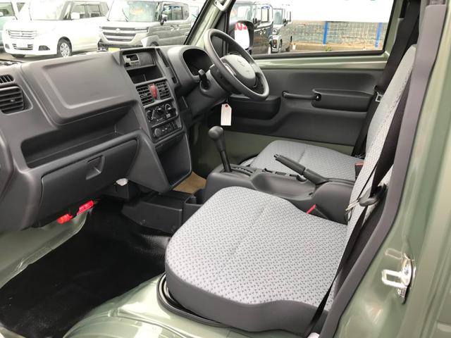 キャリイトラック ＫＣエアコン・パワステ　スズキ　セーフティ　サポート非装着車　３方開　４ＷＤ　４速オートマチック車　パートタイム４ＷＤ　エアコン／パワステ　キーレス　ＡＢＳ　障害物センサー　運転席／助手席エアバッグ　横滑り防止装置（9枚目）