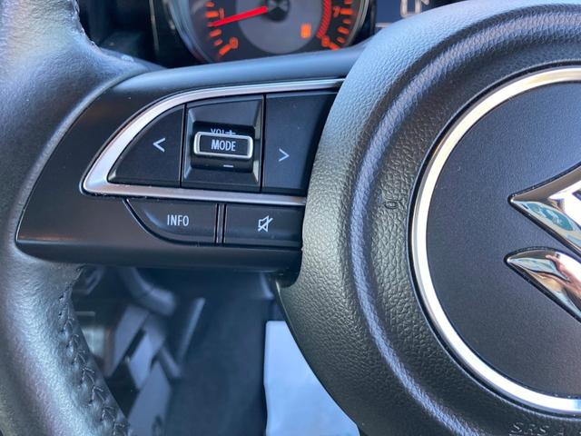 �I�[�f�B�I�R���g���[���[���t���ĉ��ʂ�`�����l���ؑւ��\�ł��B